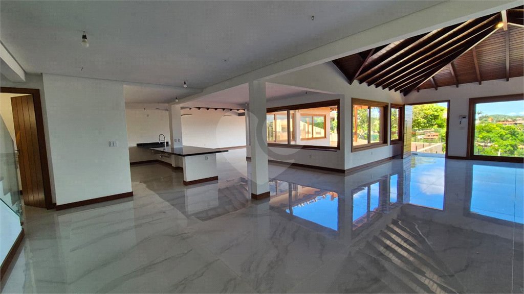 Casa à venda com 8 quartos, sendo 7 suítes, em Ferradura, Armação dos Búzios, RJ