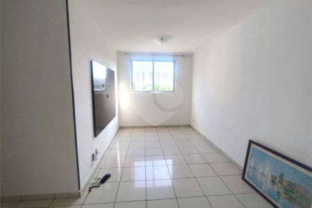 Apartamento à venda com 2 quartos em Sítio Pinheirinho, São Paulo, SP