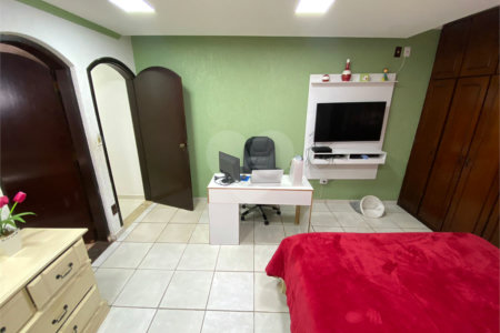 Casa à venda com 3 quartos, sendo 1 suíte,  em Parque Santa Rosa, Suzano, SP