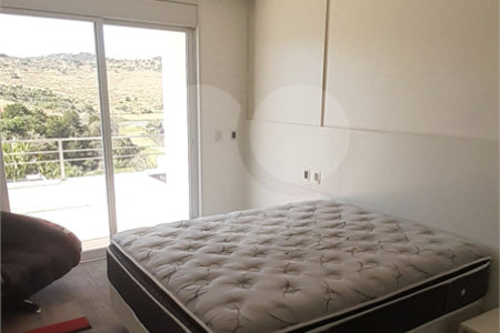 Casa à venda com 5 suítes em Tanque, Atibaia, SP