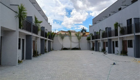 Casa à venda com 2 quartos no condomínio Vila Davos 2, São Paulo - SP