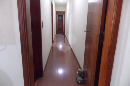 Casa à venda com 4 quartos, sendo 2 suítes, em Jardins, Bragança Paulista, SP