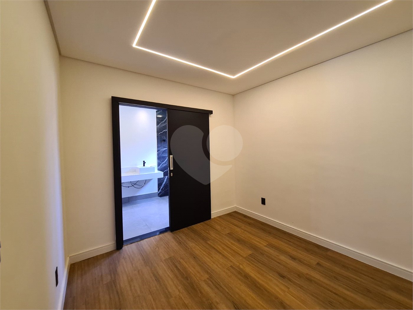 Casa em condomínio à venda com 3 suítes em Vila Santista, Atibaia, SP