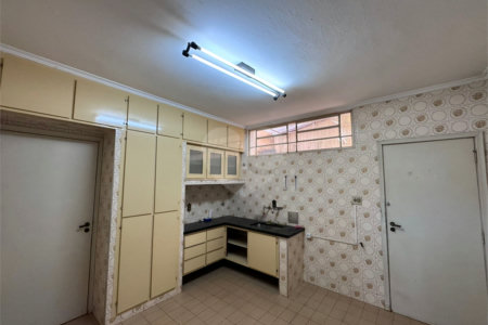 Sobrado à venda com 4 quartos, sendo 3 suítes, em Jardim América, Ribeirão Preto, SP