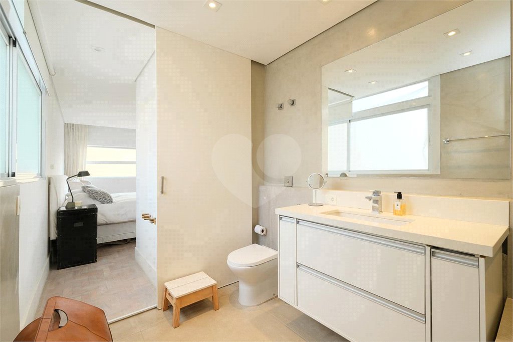 Apartamento para alugar com 3 quartos, sendo 1 suíte, em Pinheiros, São Paulo, SP