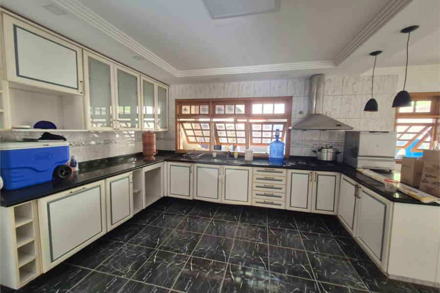 Casa à venda com 4 suítes no condomínio Alpes da Cantareira, Mairiporã - SP
