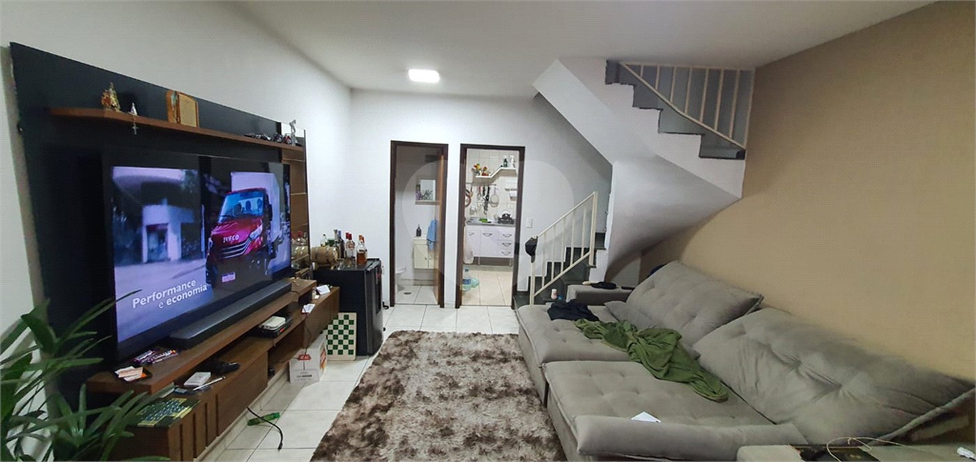 Casa à venda com 3 quartos, sendo 1 suíte, no condomínio Primavera, São Paulo - SP