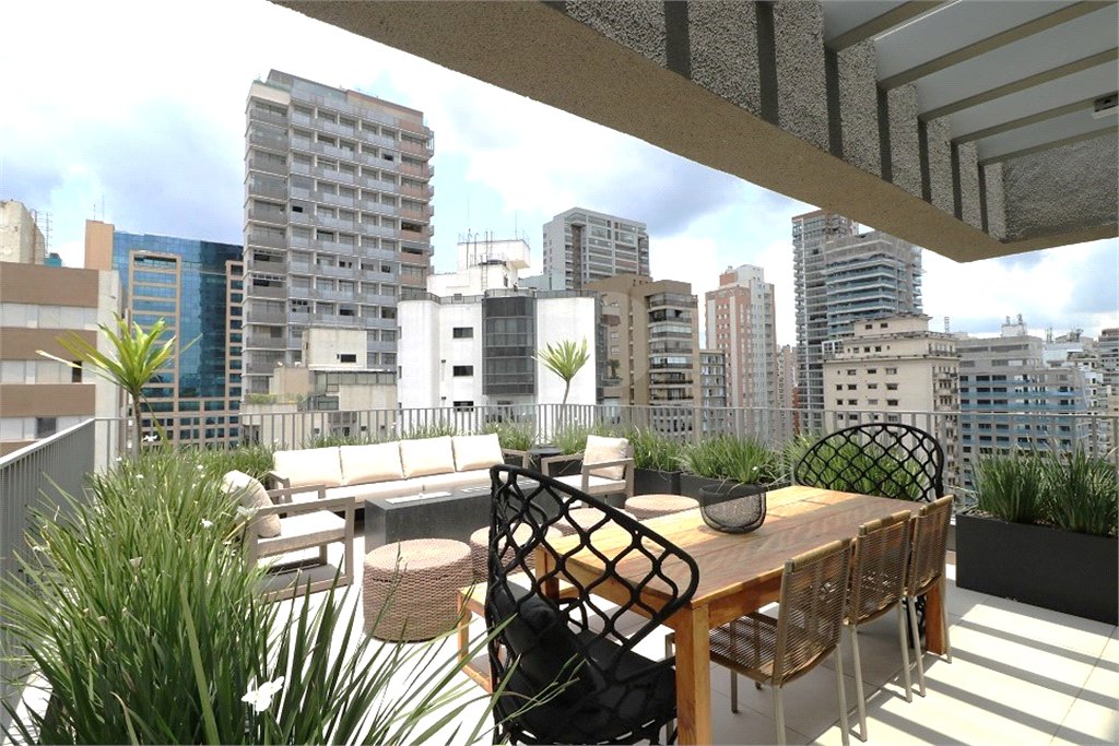 Apartamento à venda com 2 suítes em Moema, São Paulo, SP