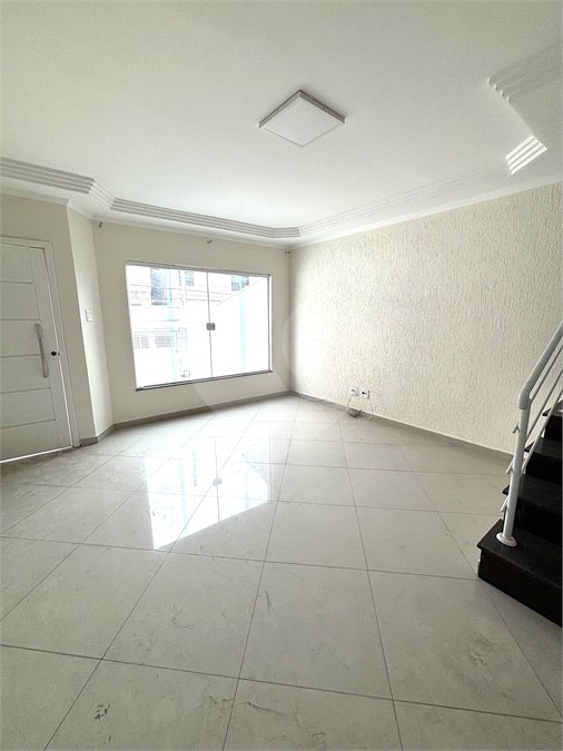 Sobrado à venda com 3 quartos, sendo 1 suíte, em Vila Invernada, São Paulo, SP