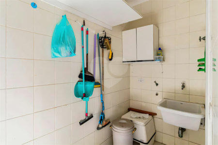 Casa à venda com 3 quartos, sendo 1 suíte,  no condomínio Villa Bella, São Paulo - SP