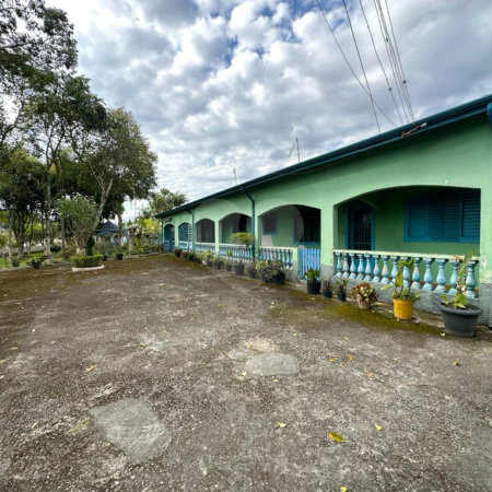 Chácara à venda ou para alugar com 4 quartos, sendo 1 suíte,  em Chácaras Rurais Guararema, Jacareí, SP