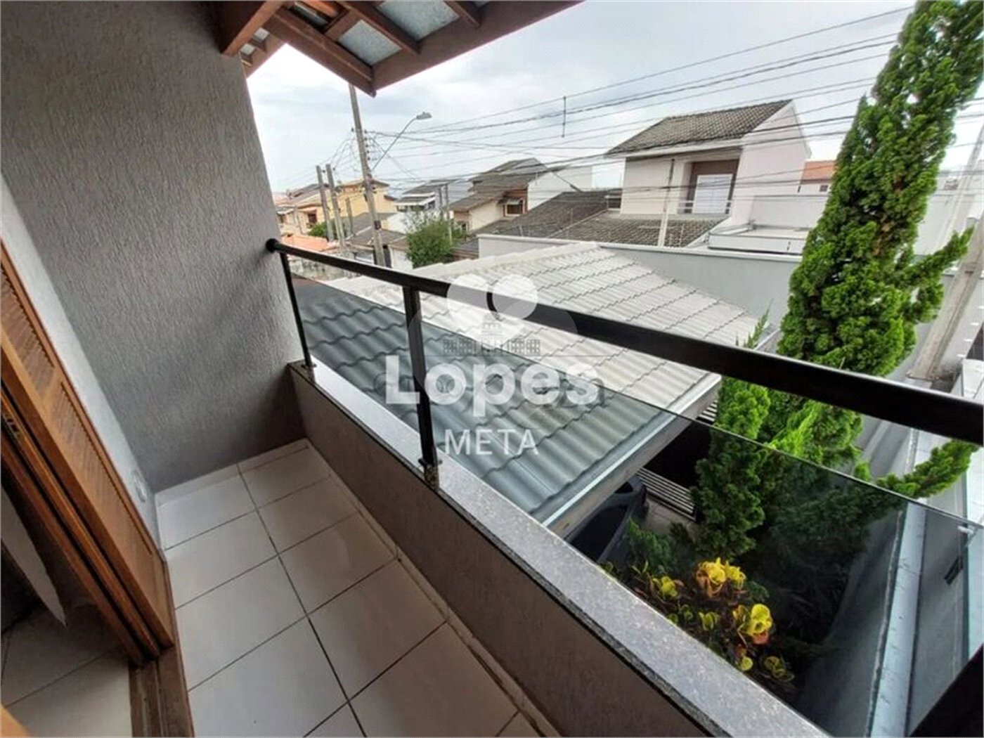 Casa à venda com 3 quartos, sendo 1 suíte,  no condomínio Loteamento Vila Branca, Jacareí - SP