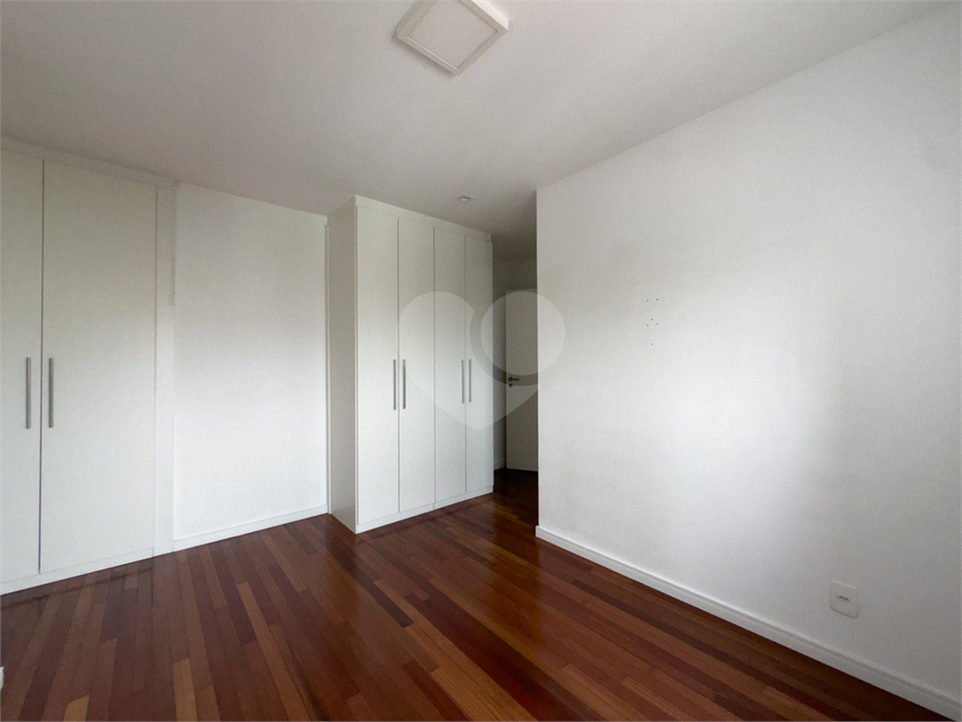 Apartamento à venda com 2 quartos, sendo 1 suíte,  em Vila Mariana, São Paulo, SP