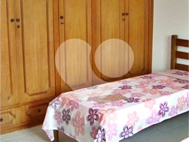 Sobrado à venda com 6 quartos, sendo 3 suítes,  em Horto, São Paulo, SP