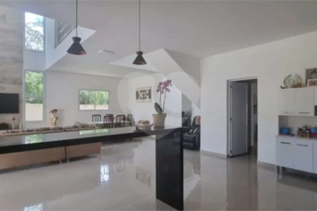Casa à venda com 3 suítes no condomínio Villa D' Oro, Vinhedo - SP