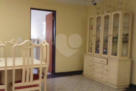 Sobrado à venda com 4 quartos, sendo 3 suítes, em Vila Maria Alta, São Paulo, SP