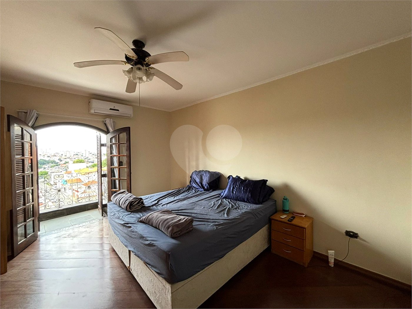 Casa à venda com 3 quartos, sendo 1 suíte,  em Vila Nivi, São Paulo, SP