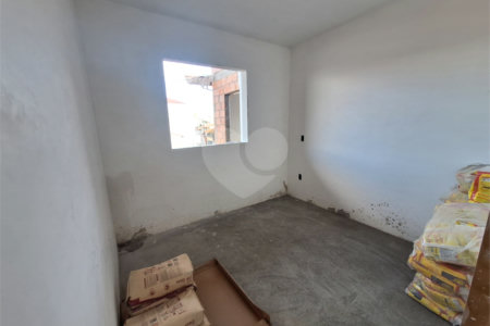 Casa à venda com 2 quartos no condomínio Ângelo Calandrino, São Paulo - SP
