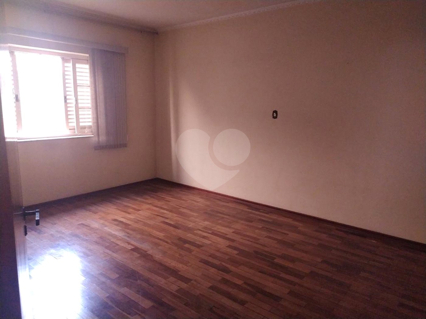 Casa à venda com 2 quartos no Centro, Vinhedo, SP