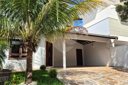Casa a Venda no Condomínio Grape Village em Vinhedo/SP