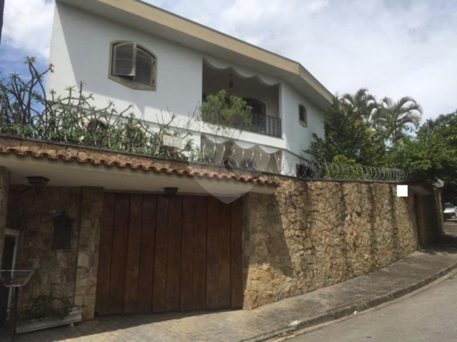 Sobrado à venda com 4 suítes em Tremembé, São Paulo, SP