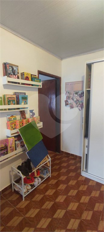 Sobrado à venda com 6 quartos, sendo 1 suíte, em Vila Acoreana, Poá, SP