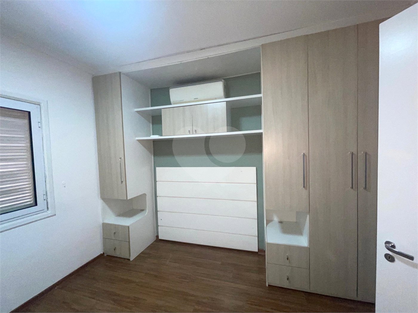 Casa à venda com 3 quartos, sendo 1 suíte,  no condomínio Vilagio Viccino, São Paulo - SP