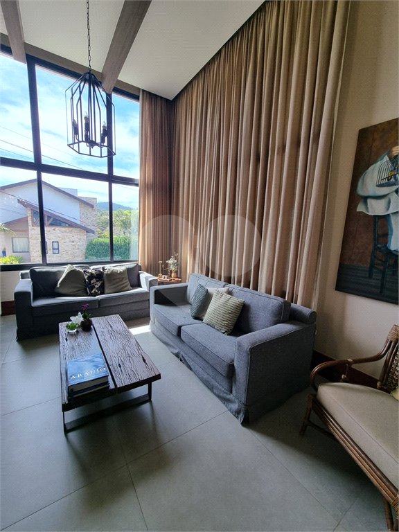 Casa à venda com 3 suítes no condomínio Campo de Toscana, Vinhedo - SP