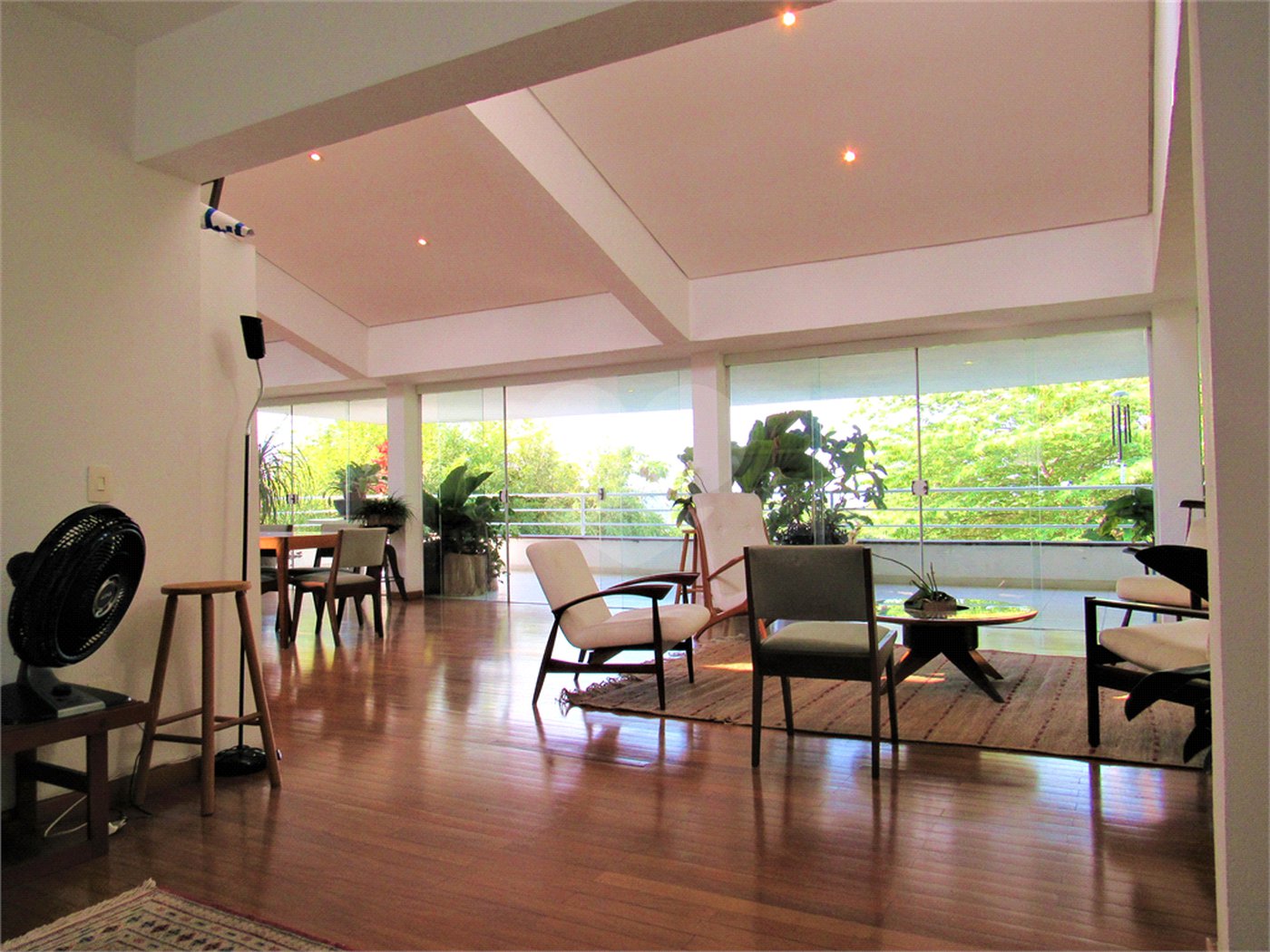 Casa à venda com 3 quartos, sendo 1 suíte, em Guarapiranga, São Paulo, SP