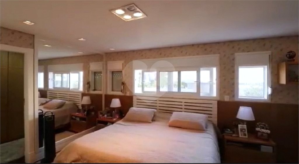 Casa à venda com 5 suítes no condomínio Parque Arco Iris, Atibaia - SP