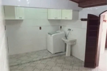 Casa à venda com 3 suítes em Vila Romana, São Paulo, SP