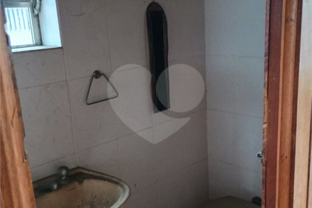 Casa à venda com 5 quartos, sendo 1 suíte, em Bangu, Rio de Janeiro, RJ