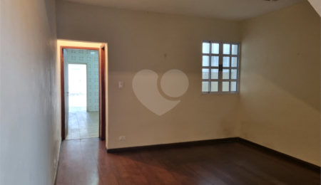 Sobrado à venda com 3 quartos em Moema, São Paulo, SP