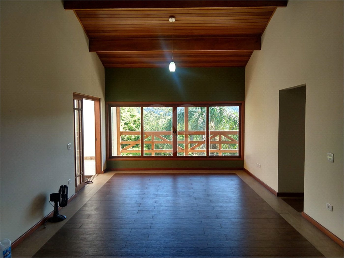 Casa à venda ou para alugar com 6 quartos, sendo 2 suítes, em Rio Acima, Mairiporã, SP