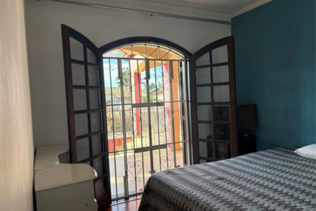 Casa à venda com 4 quartos, sendo 2 suítes,  em Vila Oliveira, Mogi das Cruzes, SP