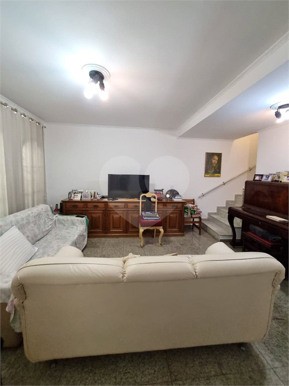 Sobrado à venda com 3 quartos em Bortolândia, São Paulo, SP