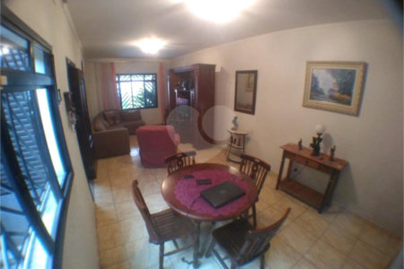 Sobrado à venda com 4 quartos, sendo 2 suítes, em Cidade Vargas, São Paulo, SP