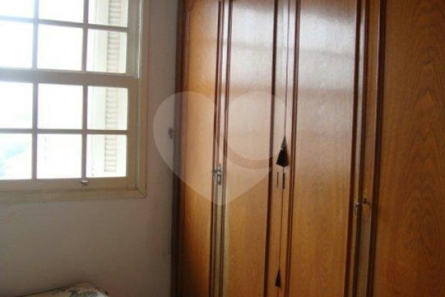 Sobrado à venda com 3 quartos, sendo 1 suíte,  em Parque Peruche, São Paulo, SP