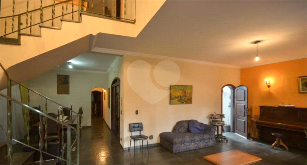 Casa à venda com 4 quartos, sendo 2 suítes, em Vila Mariana, São Paulo, SP