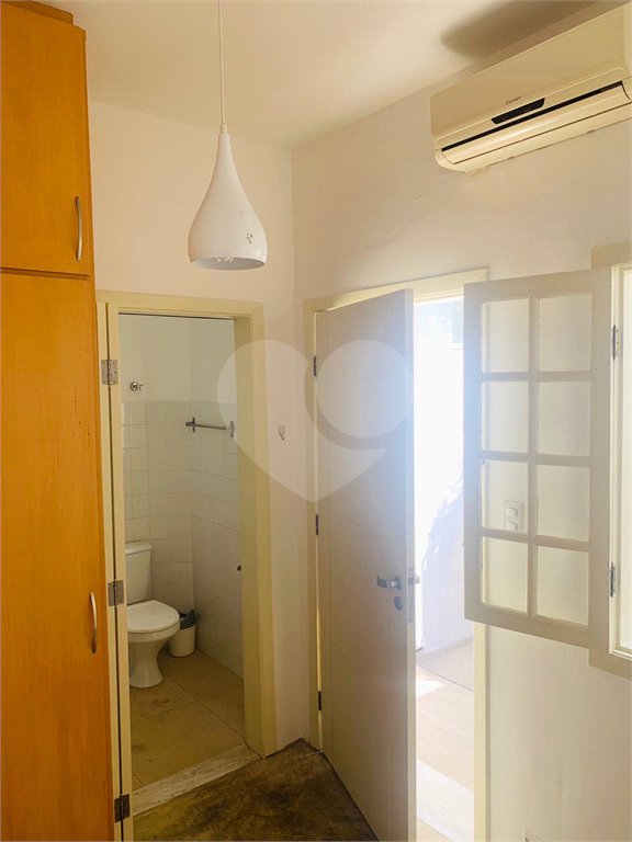 Casa de Vila à venda com 4 quartos, sendo 2 suítes, em Alto da Boa Vista, São Paulo, SP