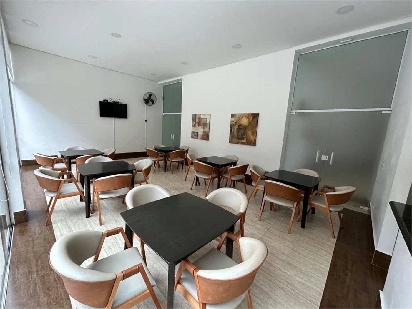 Apartamento à venda com 2 quartos, sendo 1 suíte,  em Vila Romana, São Paulo, SP