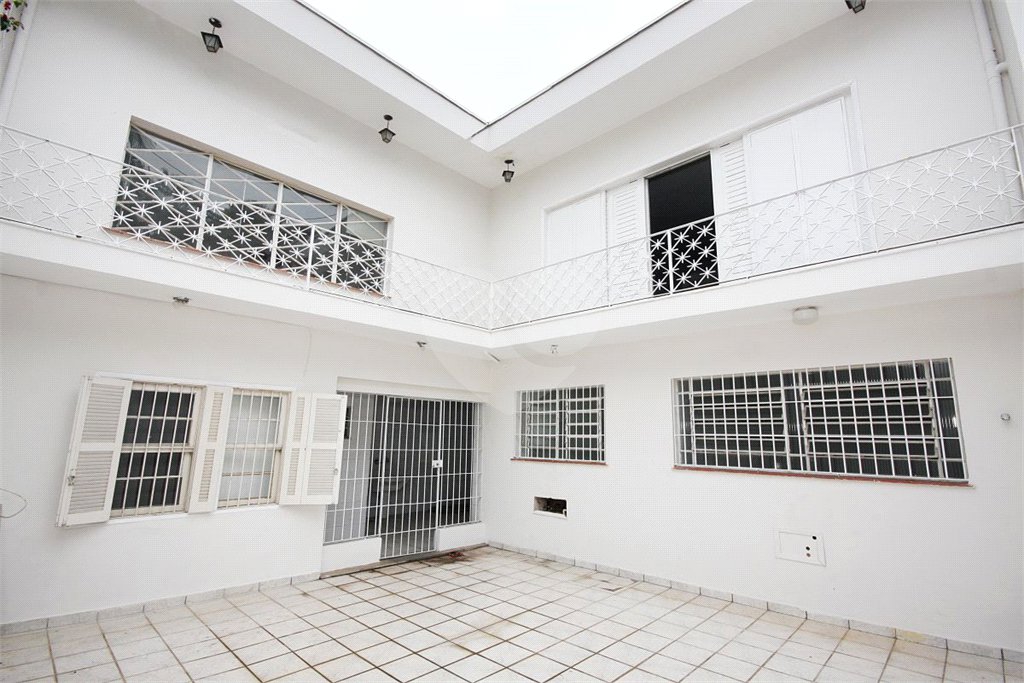 Sobrado à venda com 4 quartos, sendo 2 suítes,  em Alto da Boa Vista, São Paulo, SP