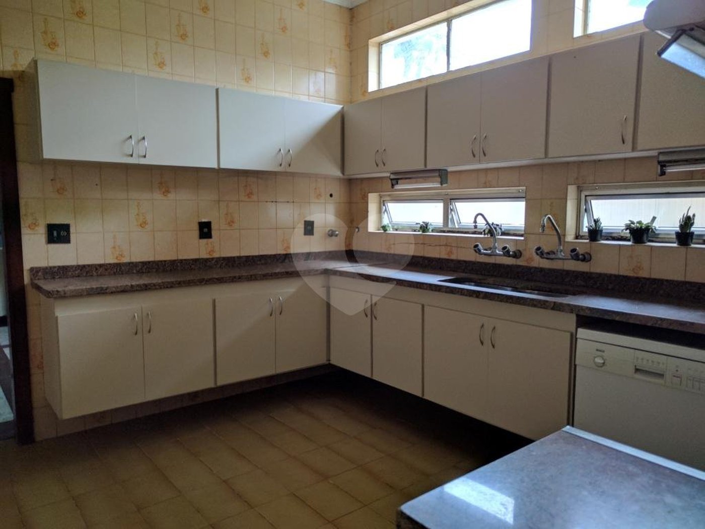 Casa à venda com 4 quartos, sendo 2 suítes, em Brooklin Velho, São Paulo, SP
