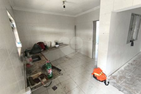 Sobrado à venda com 3 quartos, sendo 1 suíte, em Jardim Umarizal, São Paulo, SP