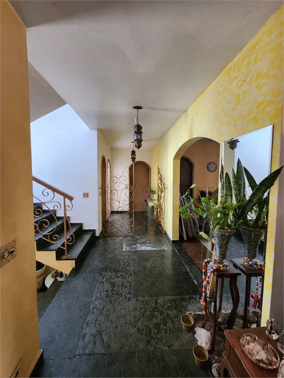 Sobrado à venda com 4 quartos, sendo 2 suítes, em Jardim Leonor, São Paulo, SP