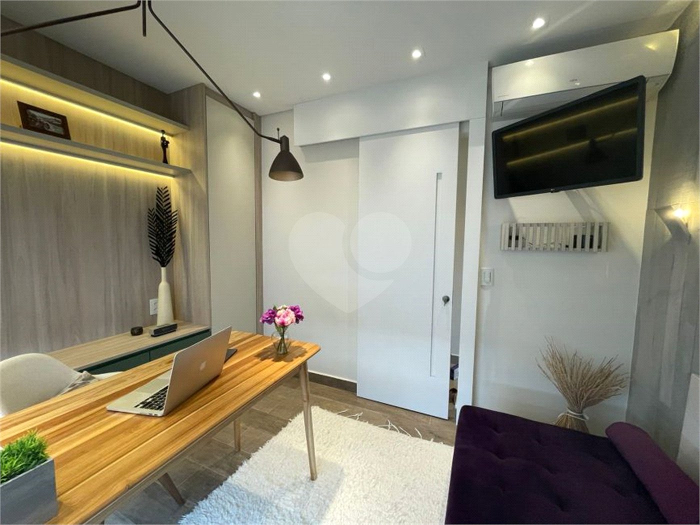 Apartamento à venda com 3 quartos, sendo 1 suíte,  em Vila Mariana, São Paulo, SP