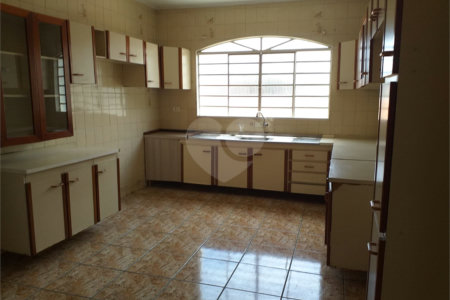 Sobrado à venda com 3 quartos, sendo 1 suíte, em Vila Gustavo, São Paulo, SP