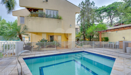 Casa Térrea à venda com 4 suítes em Jardim Marajoara, São Paulo, SP