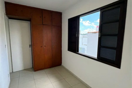 Sobrado à venda com 4 quartos, sendo 1 suíte,  em Vila Sônia, São Paulo, SP
