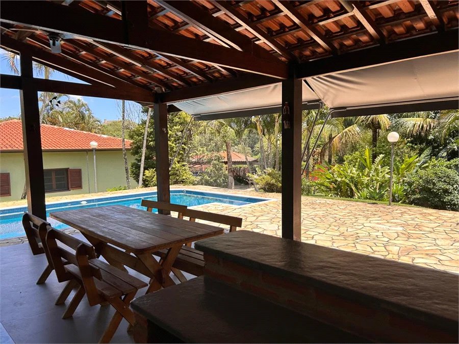 Casa para Venda ou Locação com opção de estar mobiliado no Condomínio Recanto Florido – Vinhedo/SP
